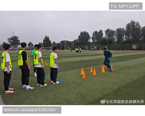 足球队的标准人数是多少如何组建一支完整的足球一队